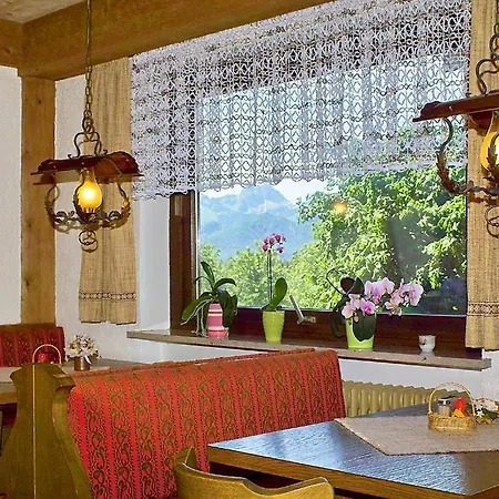 ゲストハウス Gastehaus Benedikt フュッセン